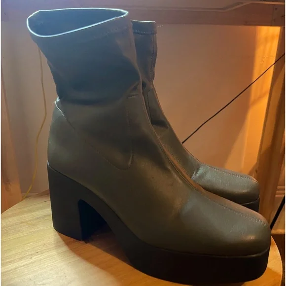 Poshmark platform boots hot sale